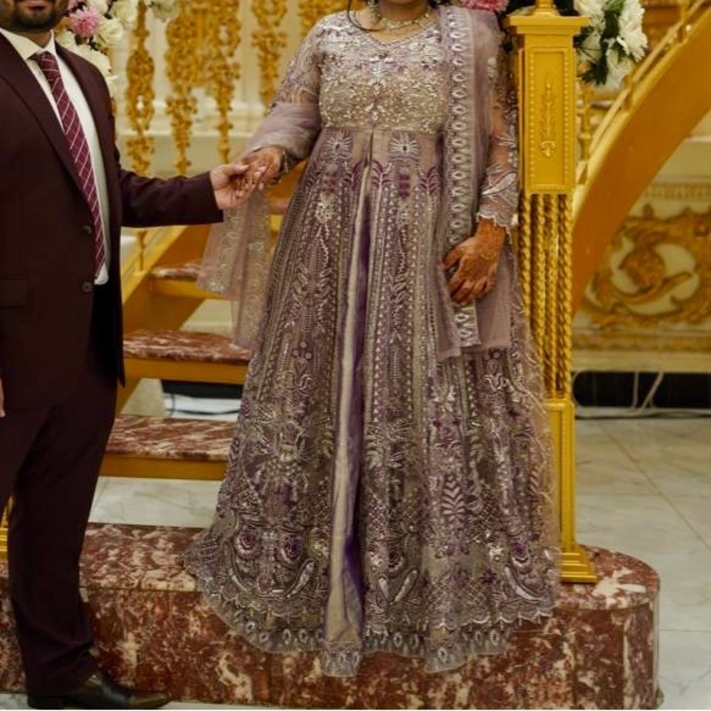 Pakistani Festive Party Wedding wear Purple/ Lilac Size Large 2 piece - Picture 15 of 15
